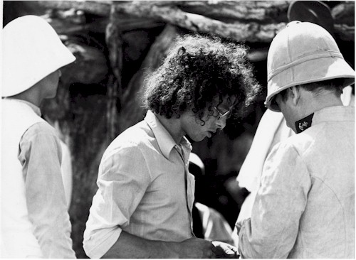 Côte d'Ivoire Niofoin, aménagement des décors sur le film * La Victoire en chantant * 1976