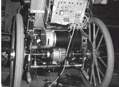 Sur le film 'L'Opération Corned Beef' film français réalisé par Jean-Marie Poiré, tourné durant l'été 1990, chaise roulante, grande vitesse, 60 à l'heure et radio-commandé, gros problèmes,  à l'époque les transistors chauffaient beaucoup, pour faire un régulateur de grosses puissances c'était très difficile.