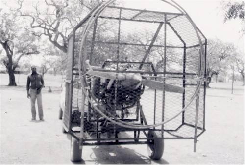Ventilateur, moteur récupéré avion accidenté aéroroport.